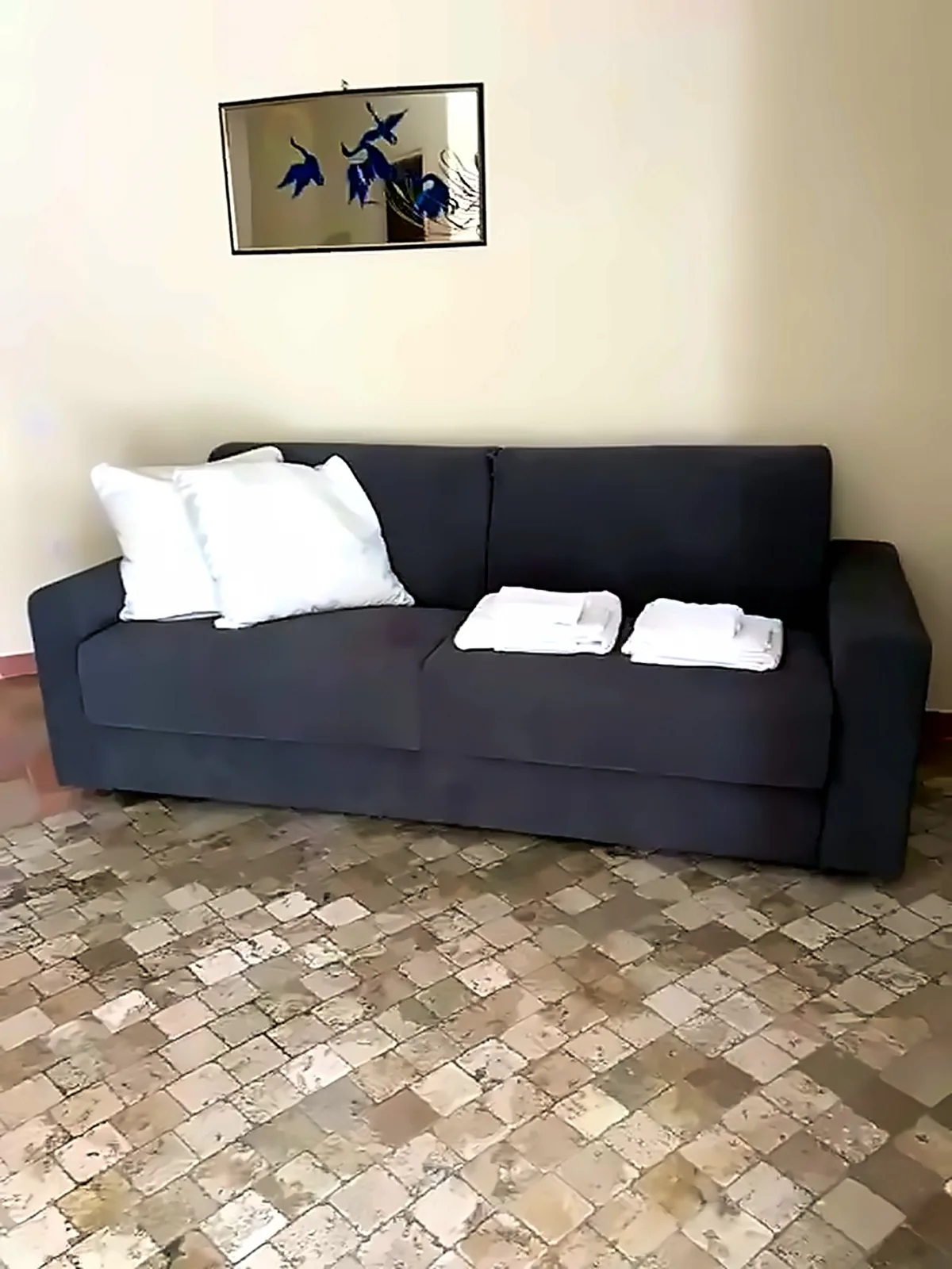 Divano letto matrimoniale nella camera Bellavista 25, Bellavista Rooms Villasimius