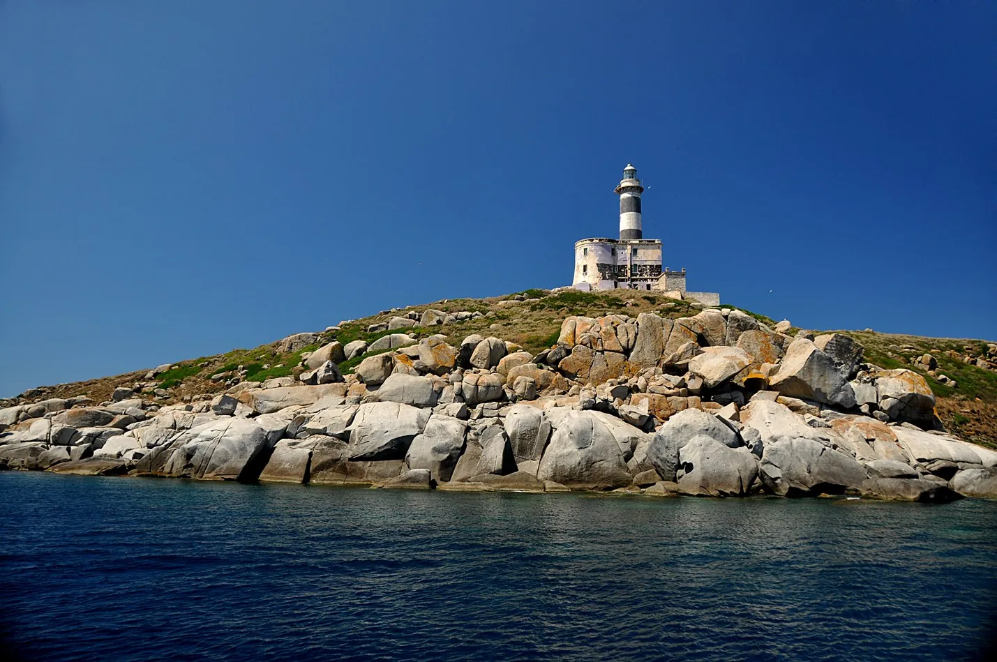 Isola dei Cavoli con il faro, Villasimius